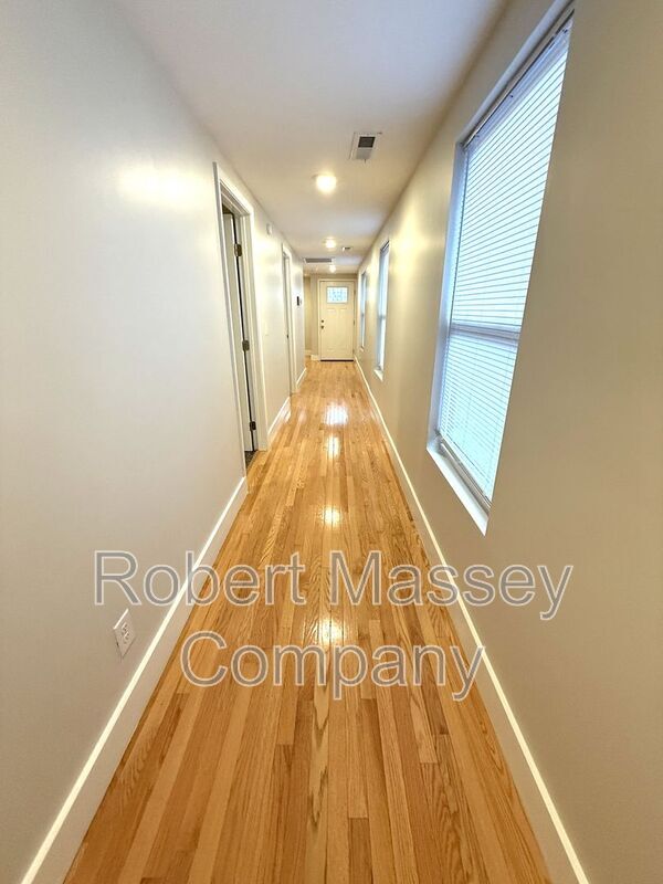 Building Photo - 1435 Mellwood Ave