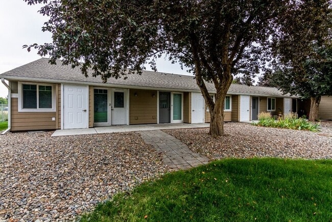 Building Photo - 3085 Resort St