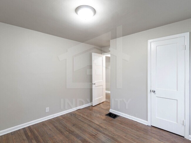 Building Photo - 610 S Sherman Dr