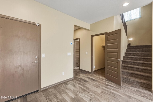 Building Photo - 7422 S 28th Pl