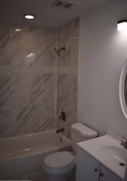 Building Photo - 7205 Ballantrae Ct