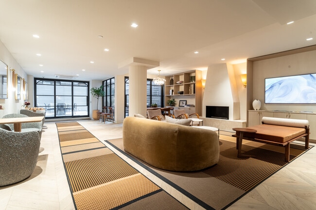 Building Photo - 110 Central Park S