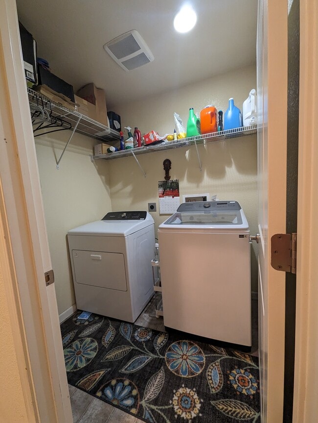 Building Photo - 764 Grandview Ter