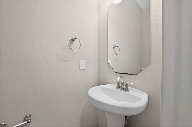 Building Photo - 74 N Whistling Swan Pl