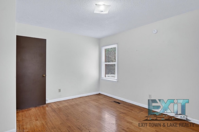 Building Photo - Cozy 3 Bed. 1 Bath Country Home