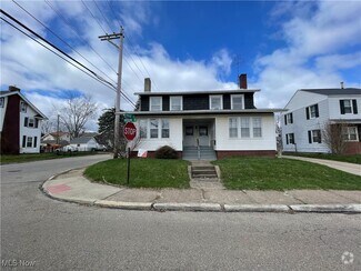 Building Photo - 301 Roslyn Ave NW