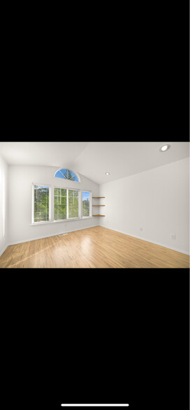 Building Photo - 1470 Sweetbay Dr