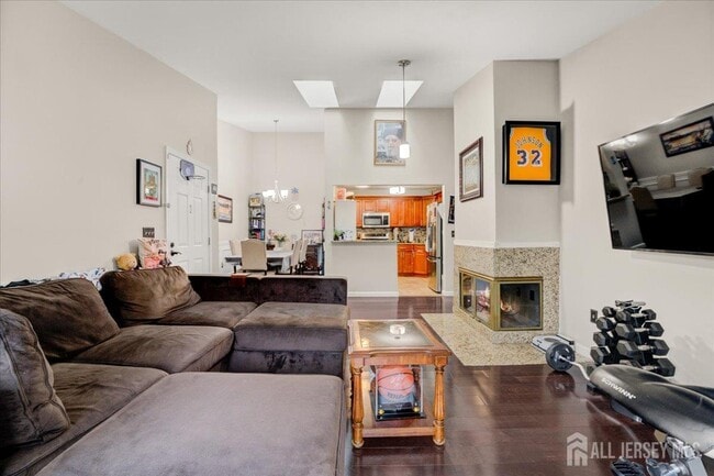 Building Photo - 306 Bromley Pl