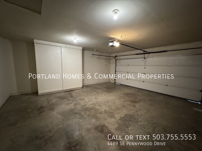 Building Photo - 4469 SE Pennywood Dr