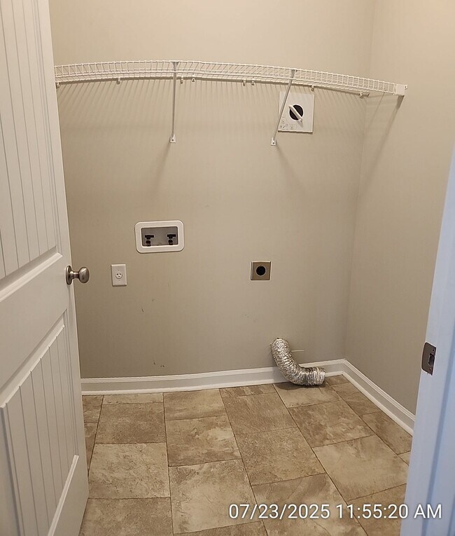 Building Photo - 64 Sunflower Cir NE