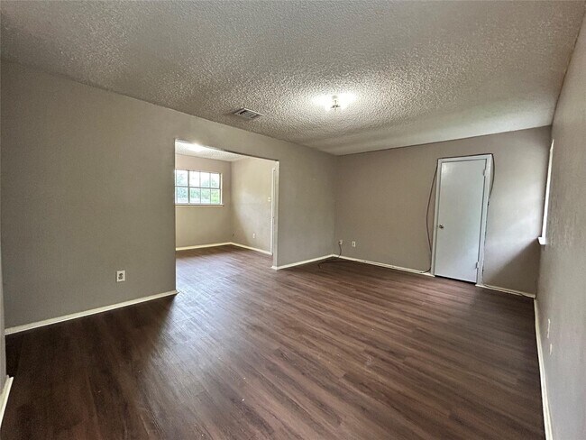 Building Photo - 23122 Dew Wood Ln