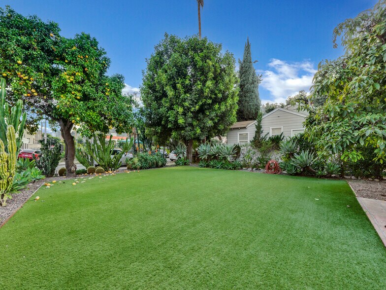 Building Photo - 2677 Rich St