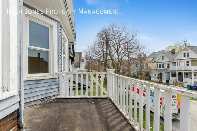 Building Photo - 308 Breckenridge St