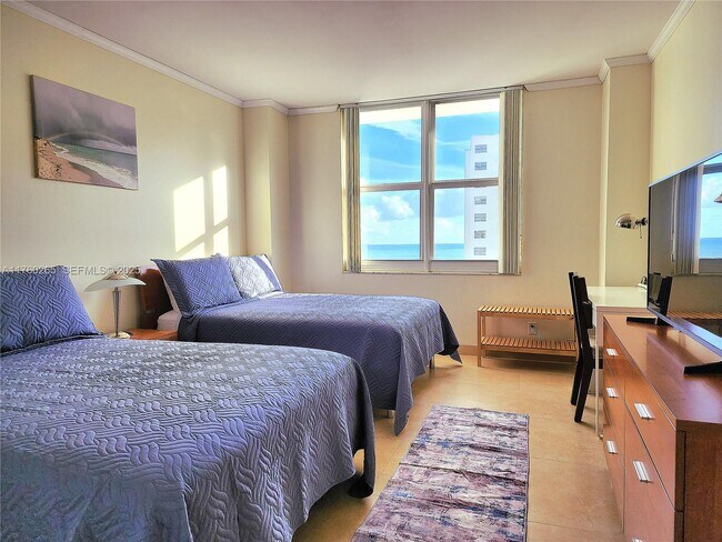 Building Photo - 3725 S Ocean Dr