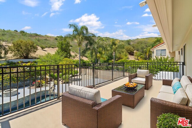 Building Photo - 6143 Lake Lindero Dr