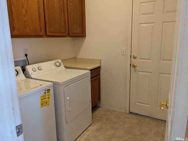 Building Photo - 3202 Bentgrass Dr