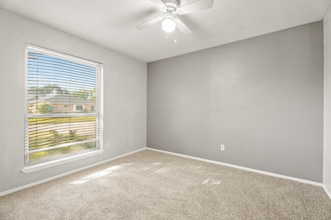 Building Photo - 3877 Pecan Cir