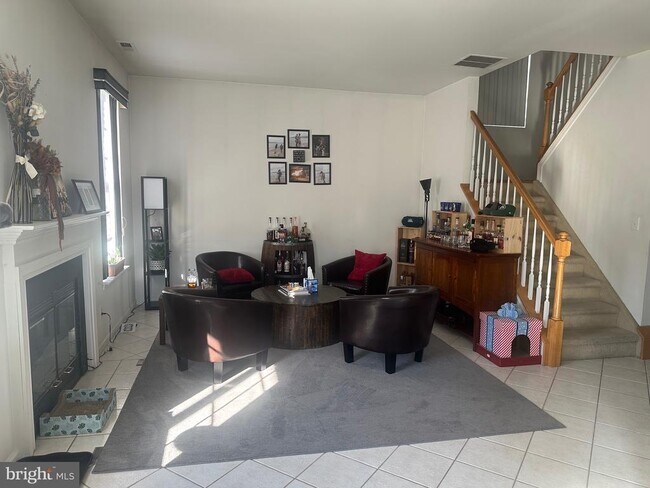 Building Photo - 19 Eldridge Dr