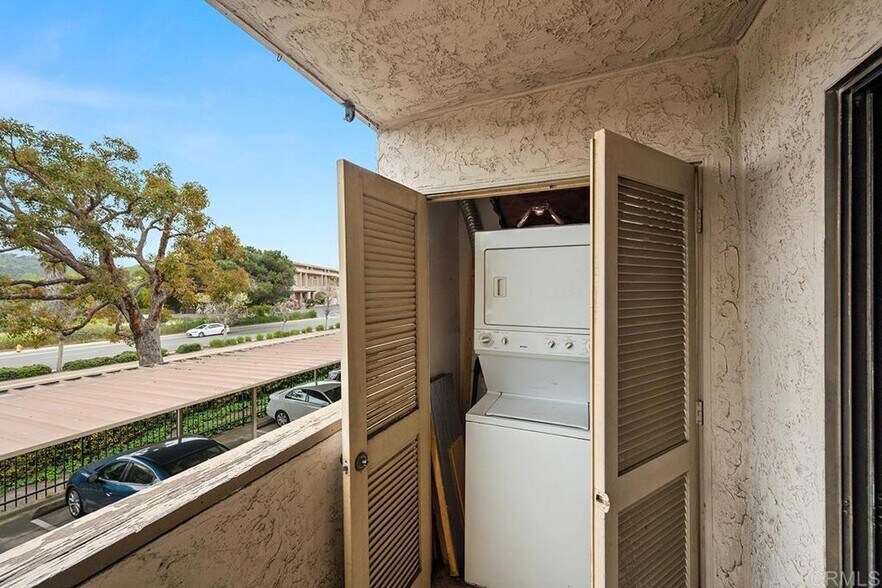 Building Photo - 6725 Mission Gorge Rd