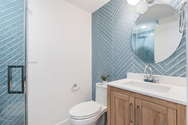 Building Photo - 634 W 47th St