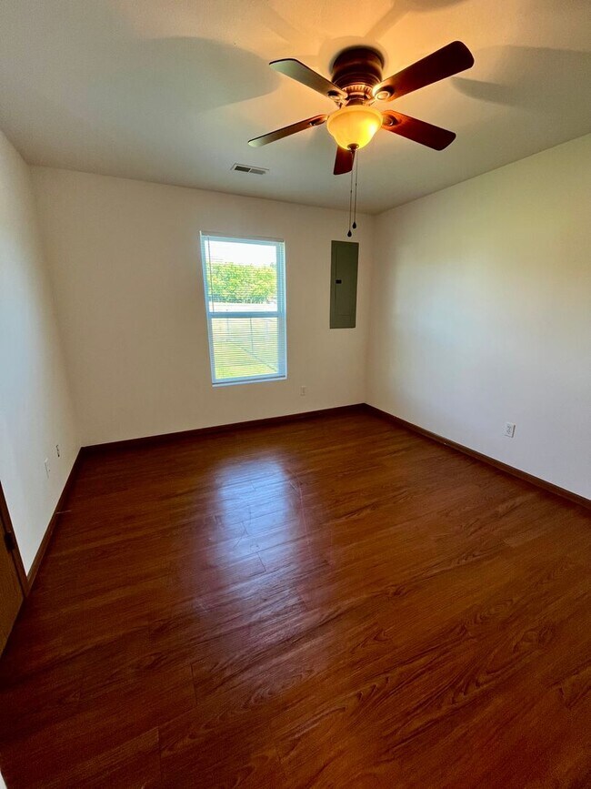 Building Photo - All Inclusive Duplex | 3 Bed | 2 Bath