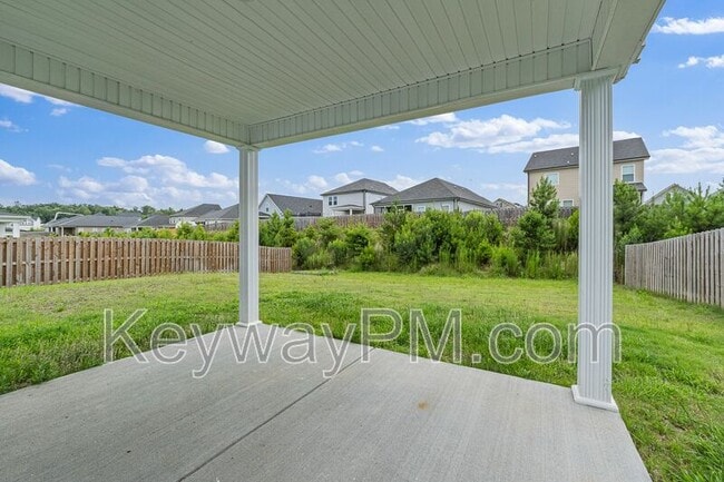 Building Photo - 585 Hampton Dr