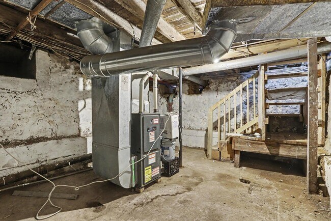 Building Photo - 310 Locust St