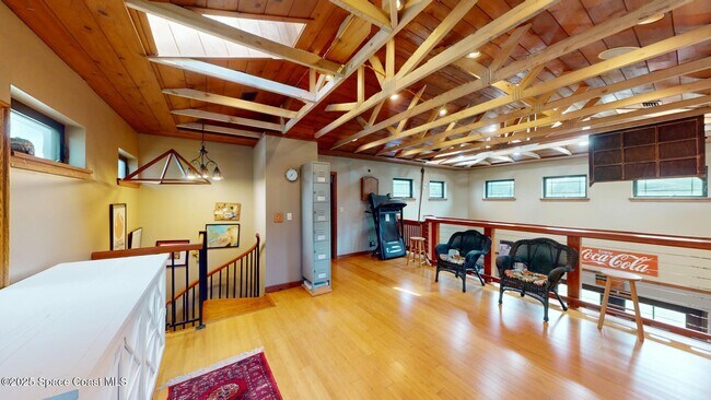 Building Photo - 275 Bonita Dr