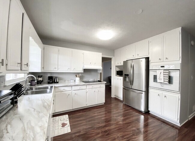 Building Photo - 175 Michael Dr