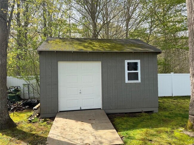 Building Photo - 23 Beechwood Hollow