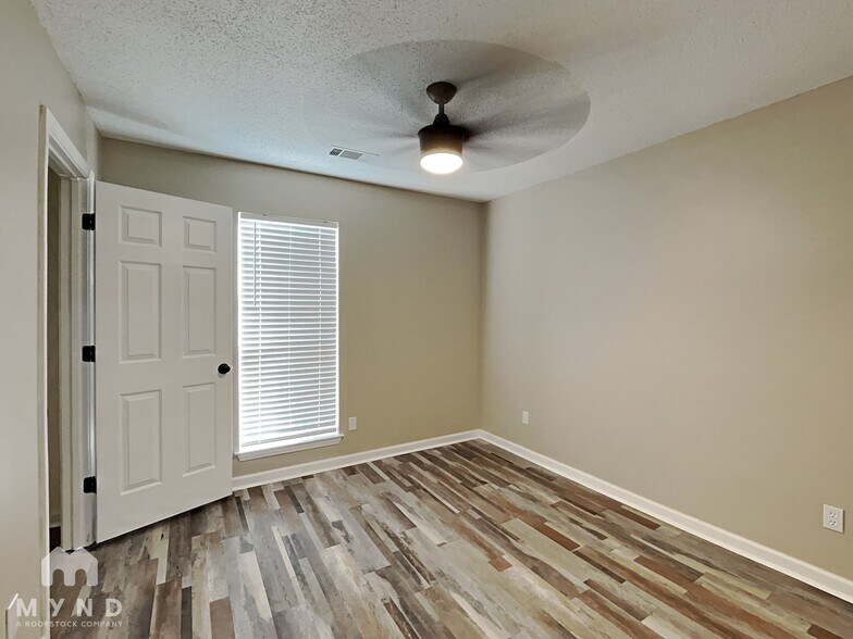 Building Photo - 6892 Gallop Dr