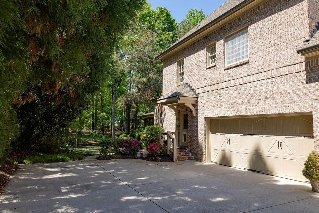 Building Photo - 1405 Edenham Ln