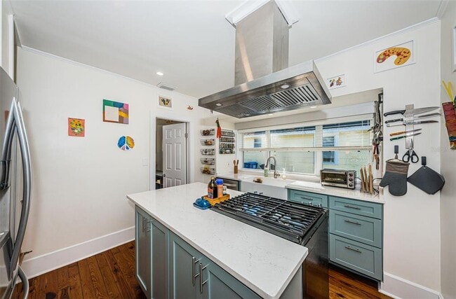 Building Photo - 1009 8th St N