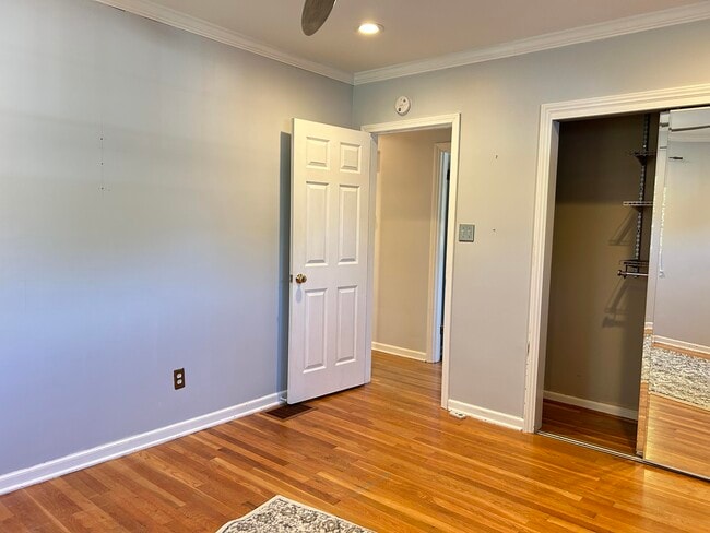Building Photo - 1129 Meridian Dr