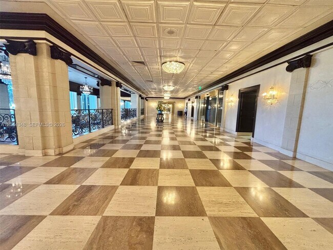 Building Photo - 2030 S Ocean Dr