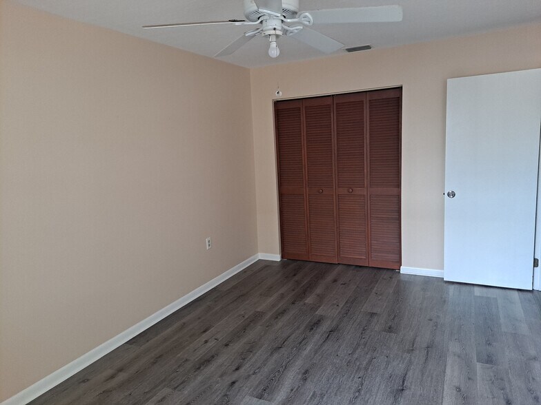 Building Photo - 206 Jackson Ave