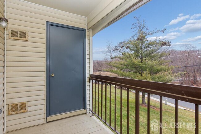 Building Photo - 208 Sunshine Ct