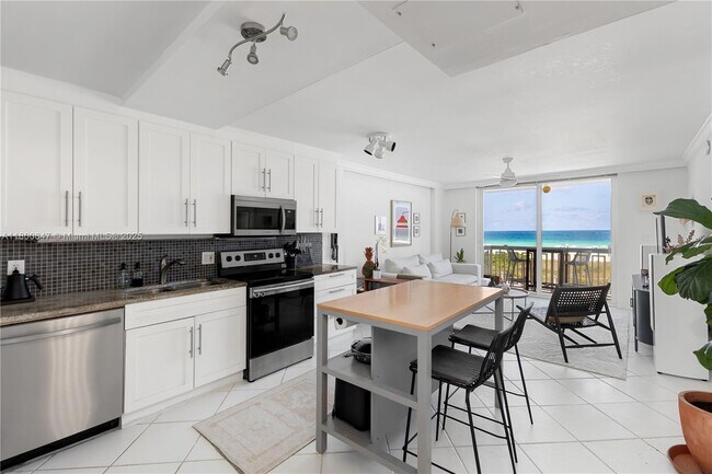 Building Photo - 401 Ocean Dr