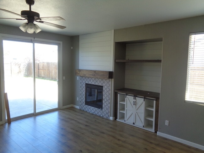 Building Photo - 1157 Silver Spur Way