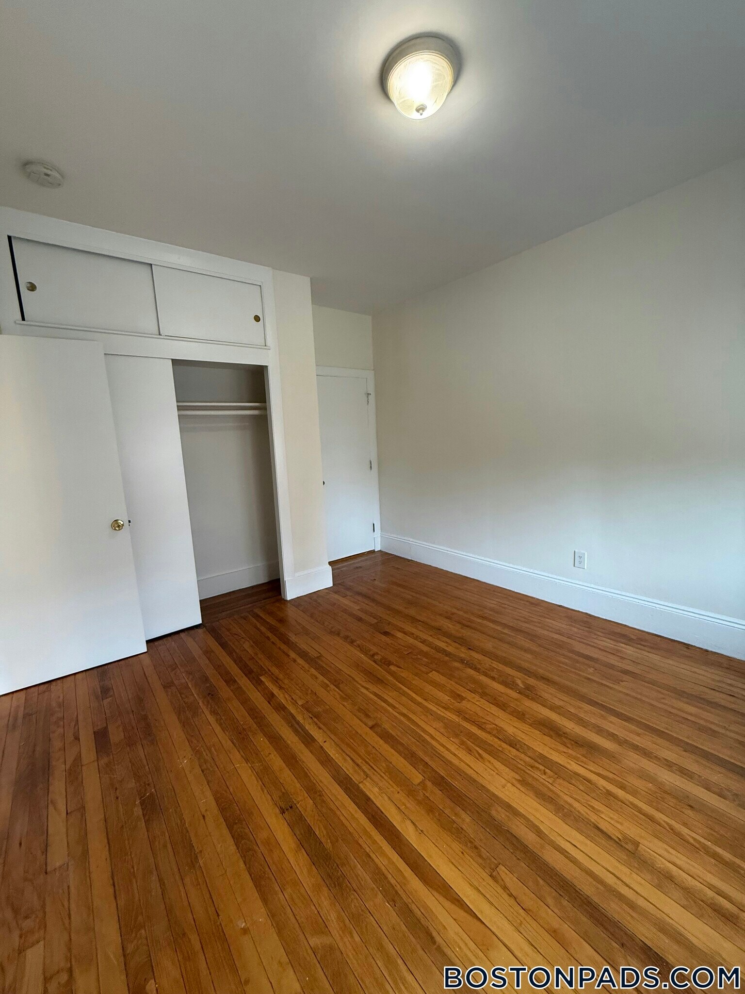 Building Photo - 1539 Beacon St
