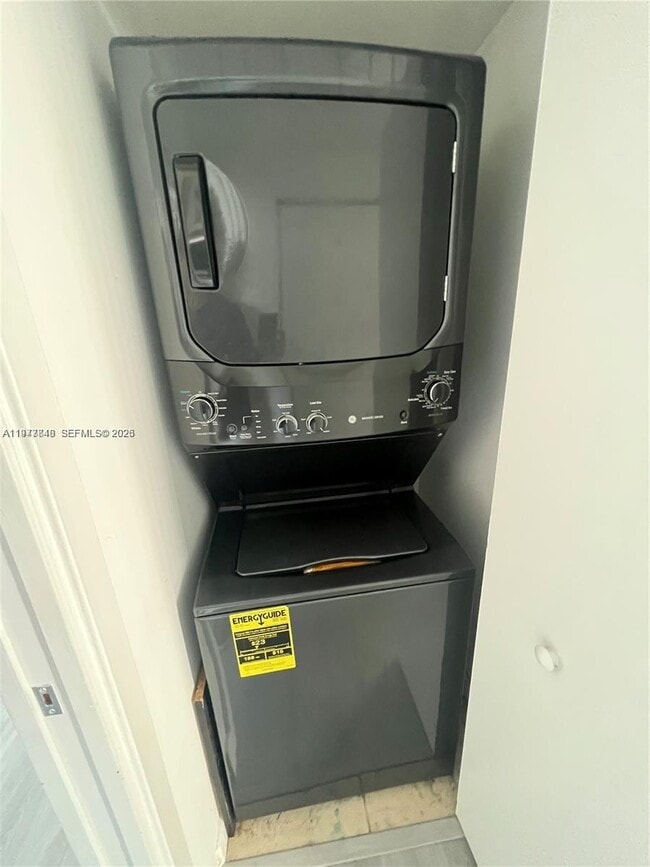 Building Photo - 325 S Biscayne Blvd