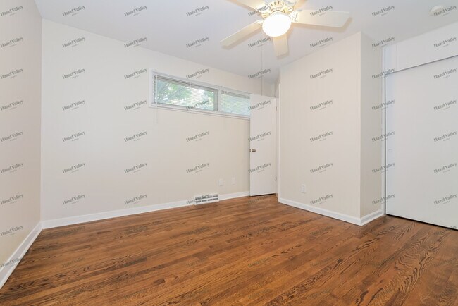 Building Photo - 4608 S Willis Ave