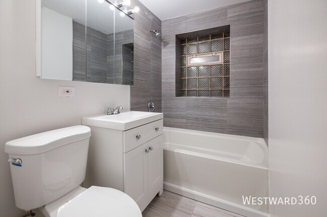 Building Photo - 4018 W Oakdale-1