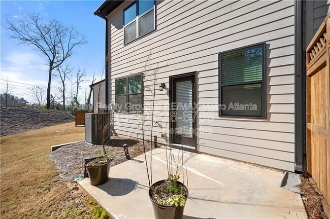 Building Photo - 6448 Mountain Home Way