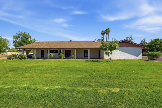 Building Photo - 1003 E Calle Monte Vista