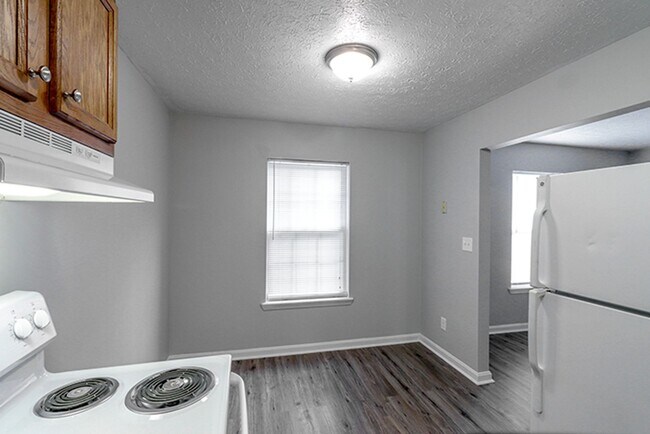 Building Photo - 8508 Standing Oak Dr