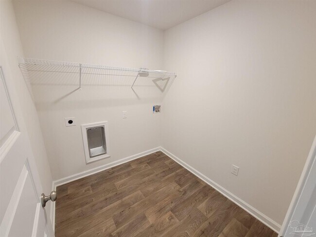 Building Photo - 8016 Twin Cedar Dr