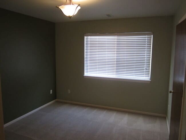 Building Photo - Beautiful 2 Bedroom, 1 Bathroom Condo by H...