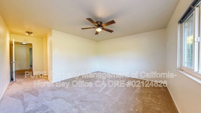 Building Photo - 351 Belhaven Cir