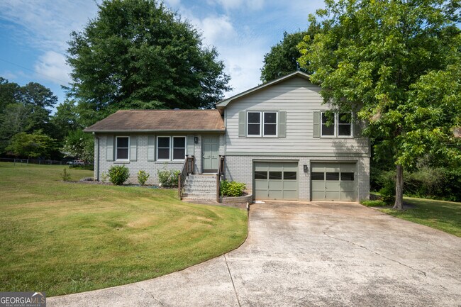 Building Photo - 1030 Carriage Hill Rd